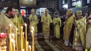 В храме Трех святителей города Симферополя прошла торжественная архиерейская литургия