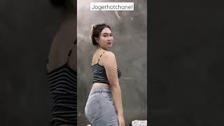 Goyang hot mamah muda!! pascol merapat