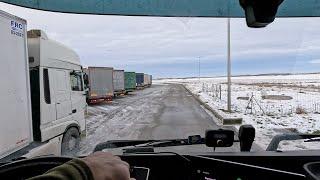 Truck Life - Crossing Romania at Night. Full Parking, Convoi Exceptionnel, and Traffic in Mountains.