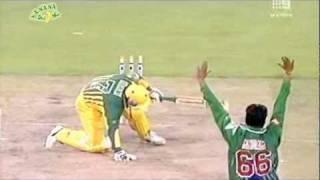 Wasim flooring Aussies with deadly yorkers