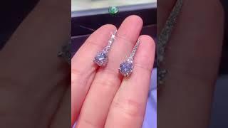 每邊 1 卡嘅18K鑽石吊墜耳環  好靚  ️ 大家又估吓幾多錢呢？快啲inbox我哋查詢啦 
