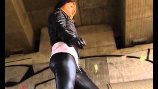 Susi 3 - Smoking in Leatherleggings