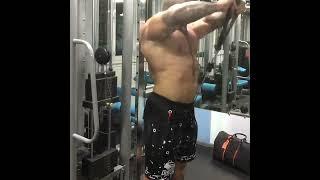 Giant Russian muscle bull Constantin Truvor pumping iron