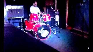 Ivan Jelenkovic solo with mallets on Pearl drums (no cymbales) at Paris Poppins basement