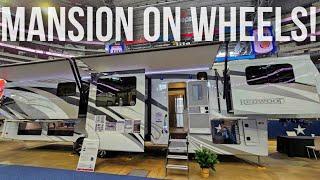 Absolutely BEAUTIFUL Redwood Fifth Wheel RV! 4200FL