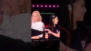 Jennie struggling to complete her heart • #blackpink #shorts