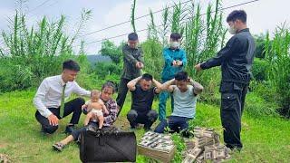 17-Year-Old Single Mother | Found an abandoned $10,000 bag - The entire gangster was captured.