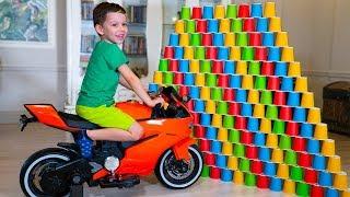 Tema collects vehicles and plays with kids toy sport bikes