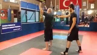 8. DAN Mehmet Şahin Hocamızdan Free Fight Tabanca Teknikleri