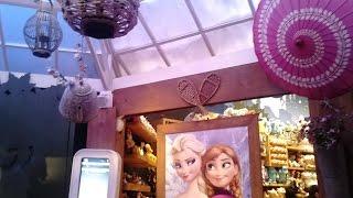 Disney store in NY. Магазин игрушек Дисней в Нью-Йорке. 2015 г.