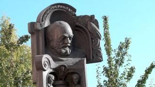 Костюмы киностудии Довженко ждут зимы и тепла