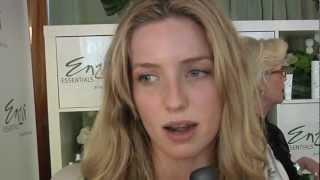 Annabelle Wallis's Beauty Tip