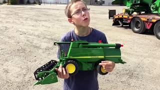 Игрушки Bruder Комбайн John Deere Обзор и игра. Спецтехника для детей. Bruder toys. Юра и Nick Turbo