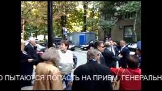 БАНДА В ПОГОНАХ И МАНТИЯХ