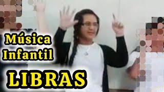 Apresentação em Libras na Escola - Annie Guedez