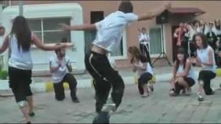 Crazy Turkish Dance - Kolbasti.flv