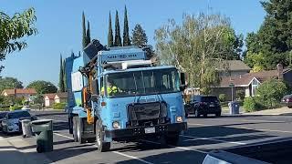 City of Sacramento- NewWay Garbage Truck on Recycling