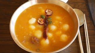 Pumpkin Porridge (Hobakjuk: 호박죽)