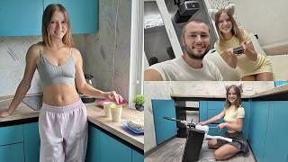 Подключили электрику на кухне и установили лоток для столовых приборов. Мини проектор
