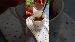 Mug cake al cacao, la ricetta: 2 minuti in microonde e il dolce è pronto!