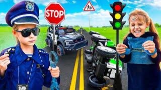 Dasha is a policeman, catches a violator Kristy and teaches traffic rules!