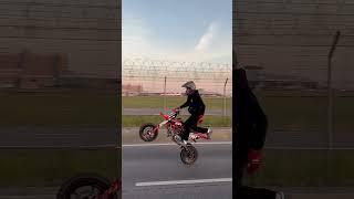 БОЛЬШЕ ДВИЖА У МЕНЯ В ТГ КАНАЛЕ: Blsxdmrt757 #stuntvideo #kayo #стант #мото #bikelife #мотард #stunt