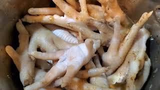 DELICIOUS CHICKEN FOOT: SOUTHERN STYLE CHICKEN FEET RECIPE | CHICKEN PAWS