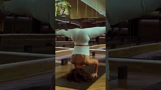 Flexible Yoga Stretching Headstand Split #shorts