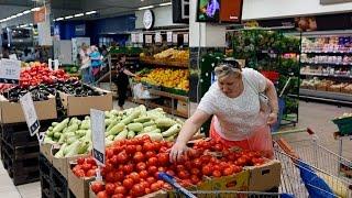 Russia bans food imports from U.S., European Union