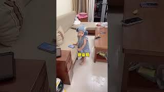 关键时刻小妤宝挺身而出教训坏人！小小的你真的太棒了！ #funny#萌娃#搞笑