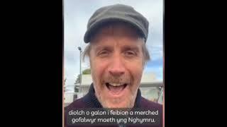 Rhys Ifans says a big THANK YOU to all the sons and daughters of foster carers in Wales. [Oct, 2022]