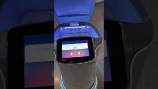 Universal’s Aventura has a really cool robot named relay!