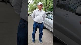 Аким Октябрьского района на месте сноса полей "Фанат"