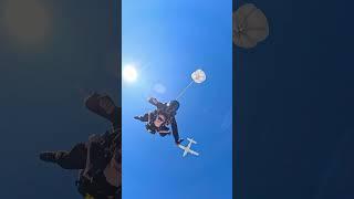 Go to the sky 4000 meters and take a shower. Tah skydiving Sanya