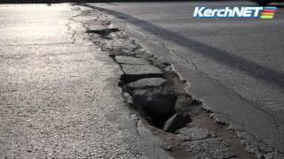 В Керчи снова треснул центральный мост