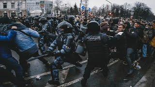  Срочно! МИТИНГ в Москве, протестующие окружили ОМОН!