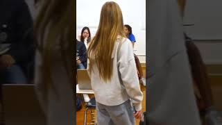Dealing with Bullies at School  | 𝗟𝗲𝗮𝗿𝗻 𝗘𝗻𝗴𝗹𝗶𝘀𝗵 𝗤𝘂𝗶𝗰𝗸𝗹𝘆 𝘄𝗶𝘁𝗵 𝗣𝗼𝗱𝗰𝗮𝘀𝘁