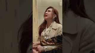 公共廁所男子偷窺被拍下？！出門上廁所一定要小心這種人！| 神探大妈 #shorts