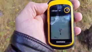 Garmin eTrex 10 в лесу.