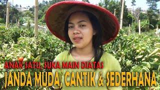 JANDA DESA SEDERHANA SUKA MAIN DI ATAS