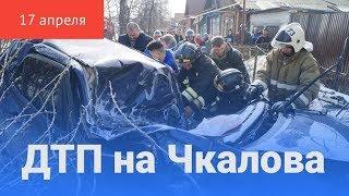 «Тойота» врезалась в столб. Водитель чудом остался жив