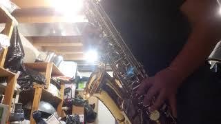 Future: Mask off on sax