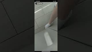 sexy bacaklarını göstererek para kazanan kız