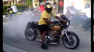 Motorcycle burnouts: Old School (Kawasaki)