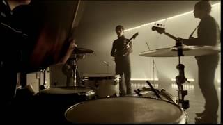 Arctic Monkeys - Brianstorm (Official Video)