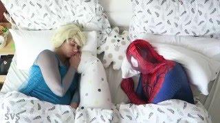 Frozen Elsa Becomes SpiderElsa! w/ Spiderman, Pink Spidergirl, Mermaid & Joker in Jail Superhero Fun