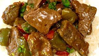 Carne de Res Cocinada en Una Deliciosa Salsa con Pimientos