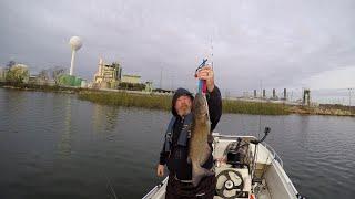 Slipcork Fishing, Braunig Lake Texas | Looking for Catfish