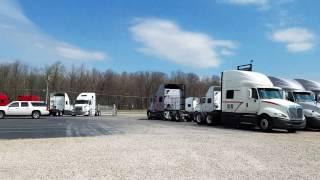 Дальнобой США Америка //  Полный обзор траков Kenworth на дилерской