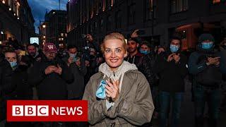 Thousands across Russia defy ban on Alexei Navalny protests - BBC News